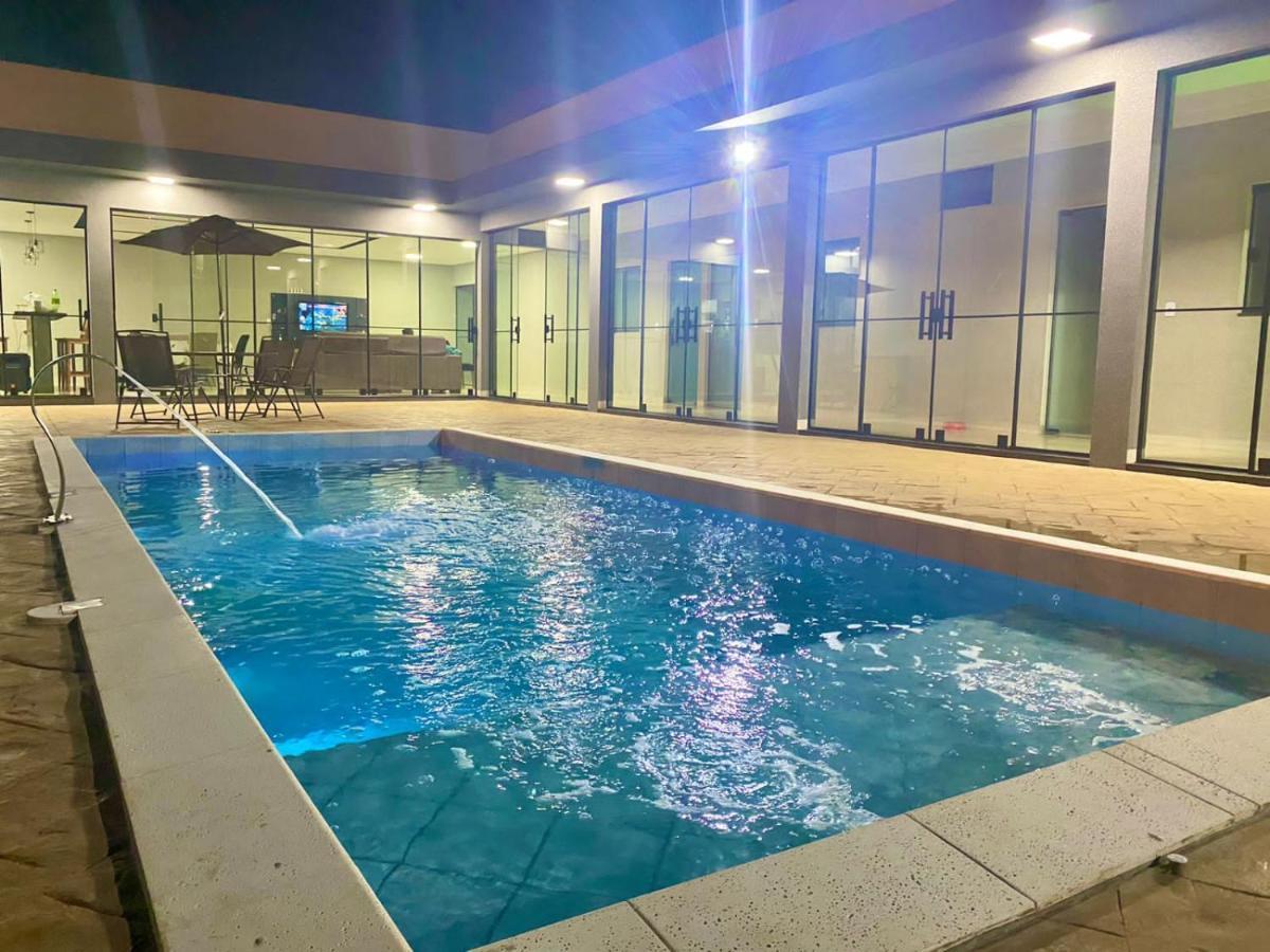 Casa Temporada Paris Thermas Dos Laranjais3-suites * Olímpia