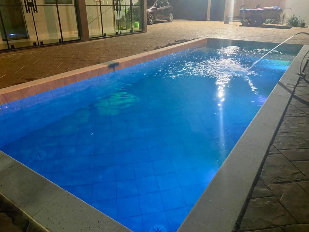 Casa Temporada Paris Thermas Dos Laranjais3-suites Olímpia